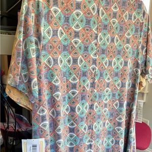 LuLaRoe Perfect T NEW, Womens MLight weight fabric,never been worn,spring colors